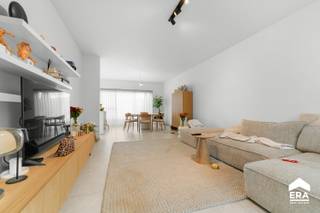 Over de woningRecente gesloten BEN-woning (bouwjaar 2024) met hoogwaardige afwerking, volledig opgeschilderd en instapklaar. Dankzij het E-peil van...