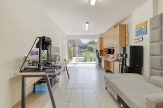 Just a stone's throw from the bustling center of Ostend, you'll find this unique home. The 2003 property perfectly combines a spacious family...