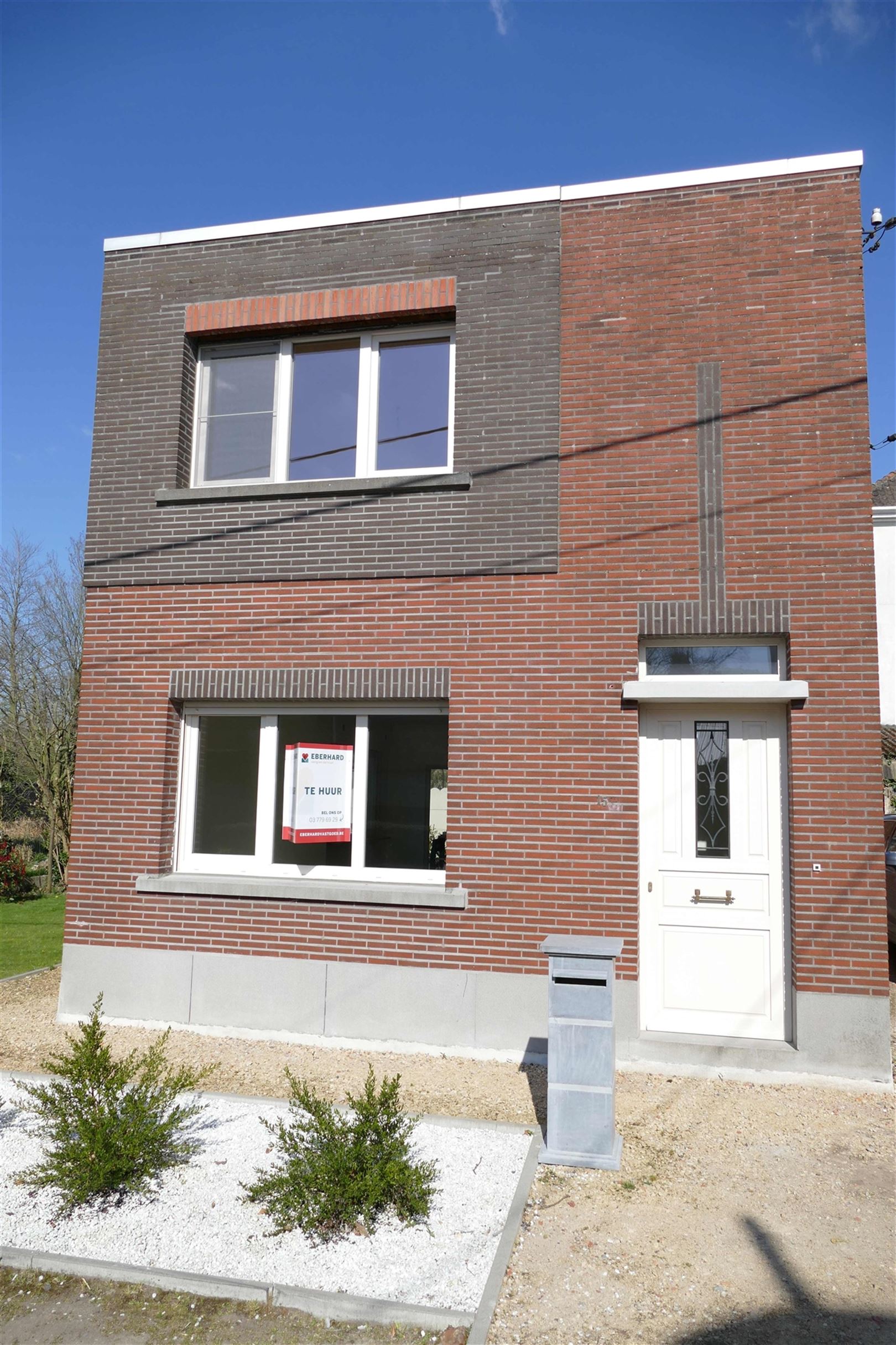 Mooi gerenoveerde open bebouwing met 3 slaapkamers - foto 1