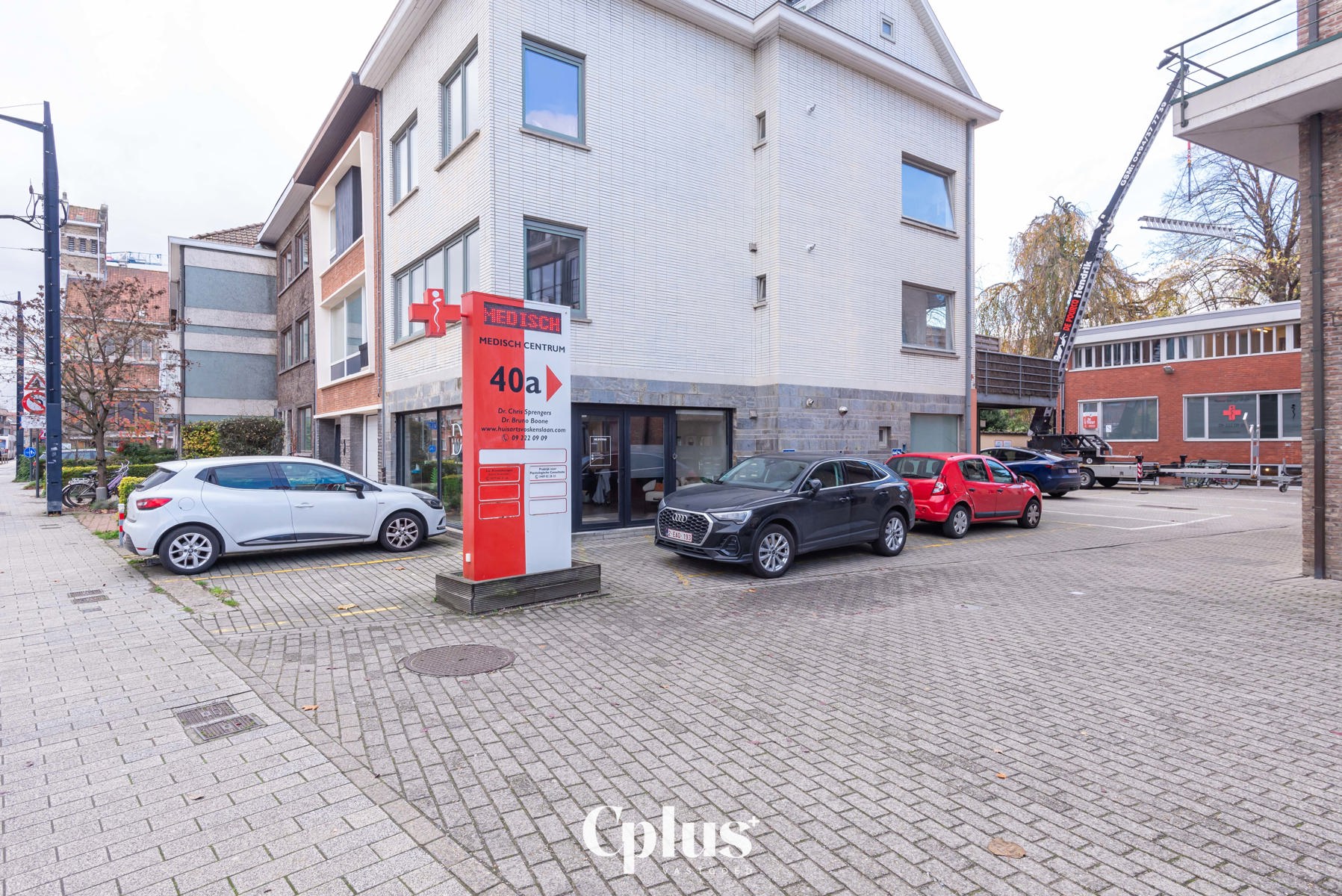 Praktijkruimte nabij station - Te huur  - foto 1