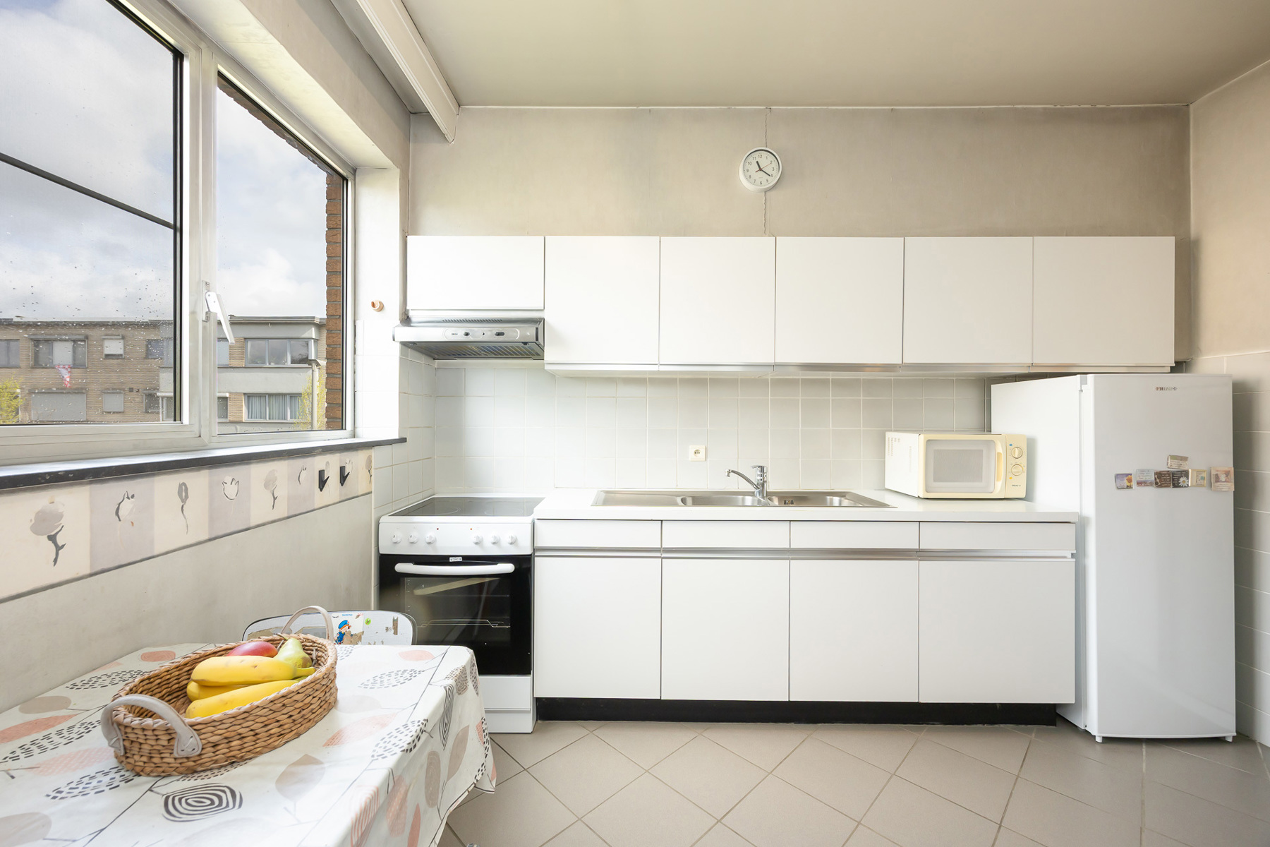 Gezellige halfopen bel-étage met oprit en zonnige tuin in Hoevenen! - foto 5