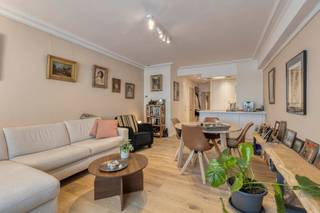 Bent u op zoek naar een instapklaar verblijf aan de Belgische kust? Dit prachtig vernieuwde gelijkvloerse pand biedt een unieke kans voor wie...