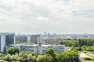 Met het prachtige Rivierenhof als je achtertuin en het openbaar vervoer voor de deur, geniet je hier van de ultieme combinatie van het stadsleven...