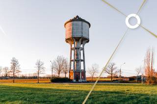 Een echte blikvanger op een toplocatie in Ieper: deze historische watertoren, de laatste van de stad, biedt een uitzonderlijke kans voor...