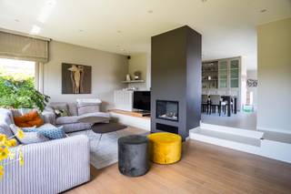 Deerlijk: instapklare villa met 4 slaapkamers te koopIndeling:Bij het betreden van de woning kom je in de inkomhal voorzien van gastentoilet. Daarna...