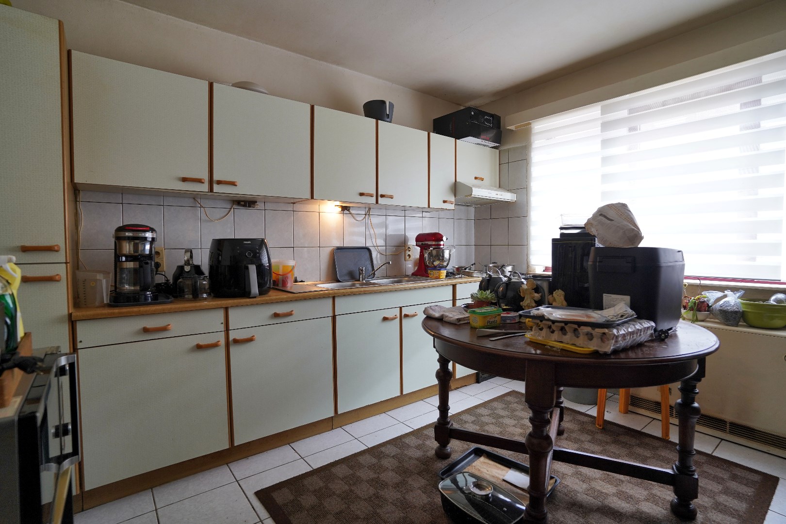 Op te frissen BUILDING met 3 feitelijke appartementen &amp; 3 garages. - foto 4