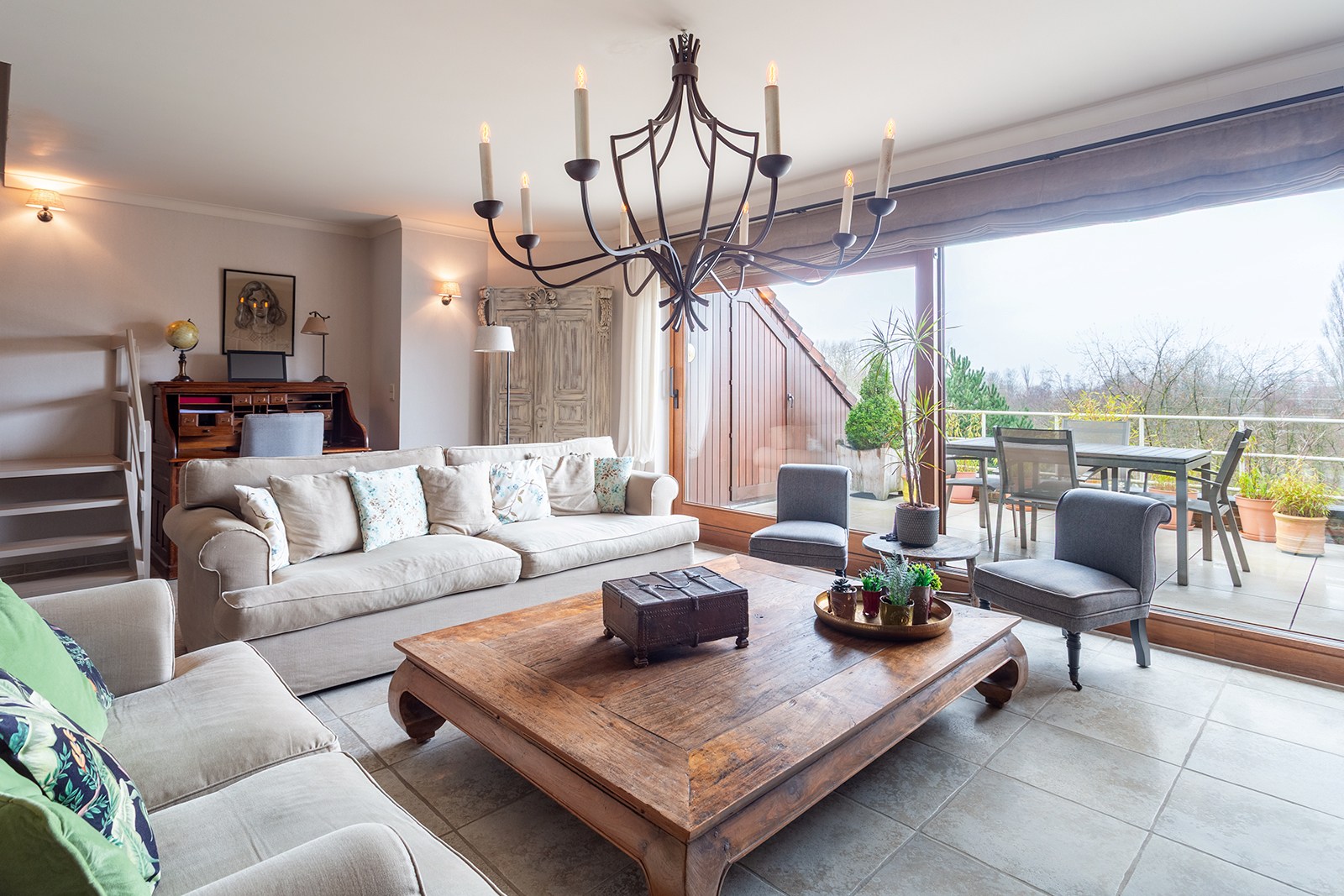 Ruim en lichtrijk duplex met 2 terrassen. - foto 4