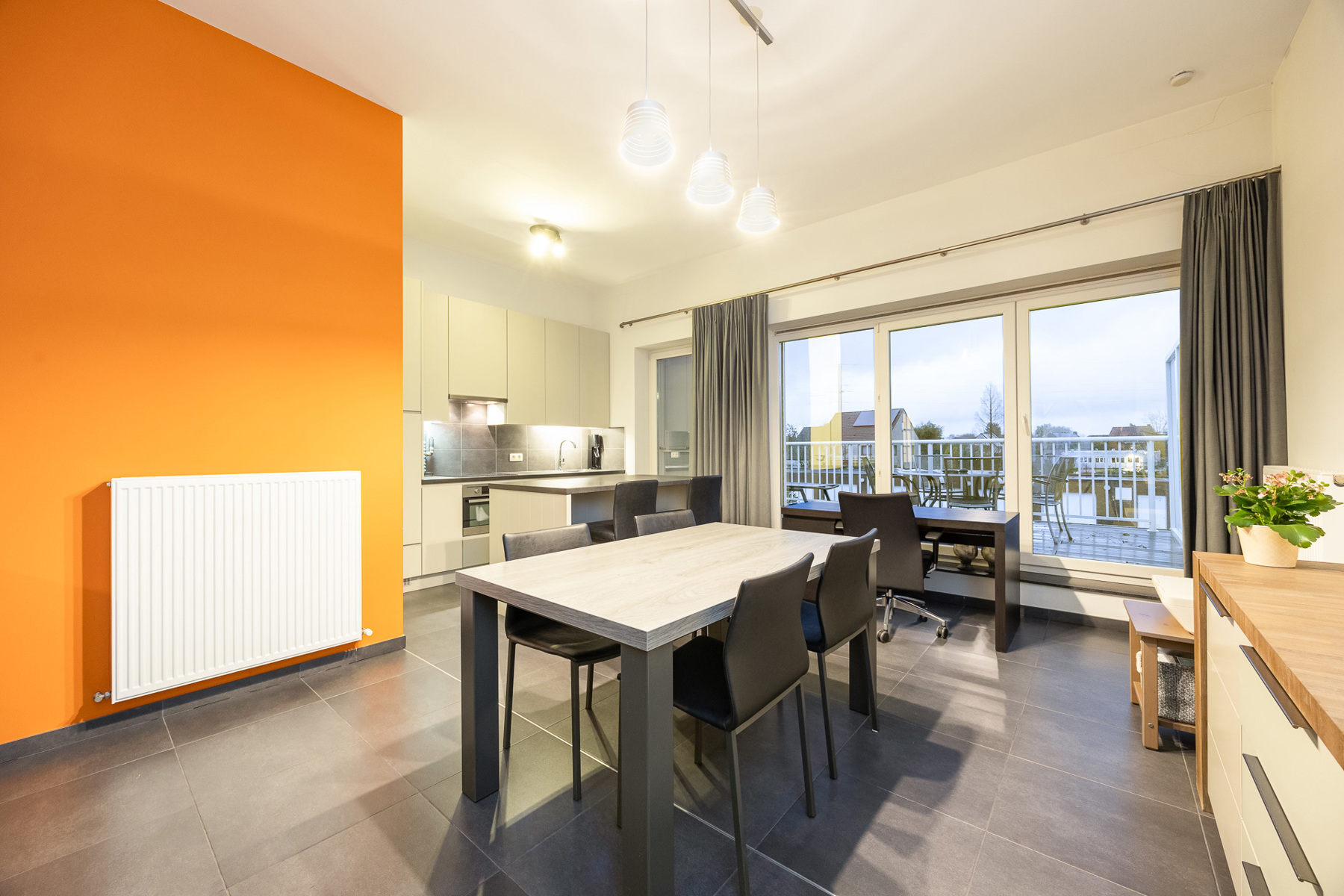 Licht en ruim appartement met centraal wooncomfort - foto 5