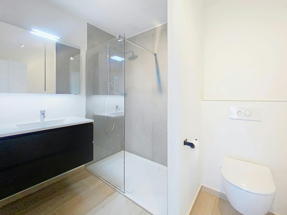 Modern 2 slaapkamer appartement met prachtig zicht - foto 4