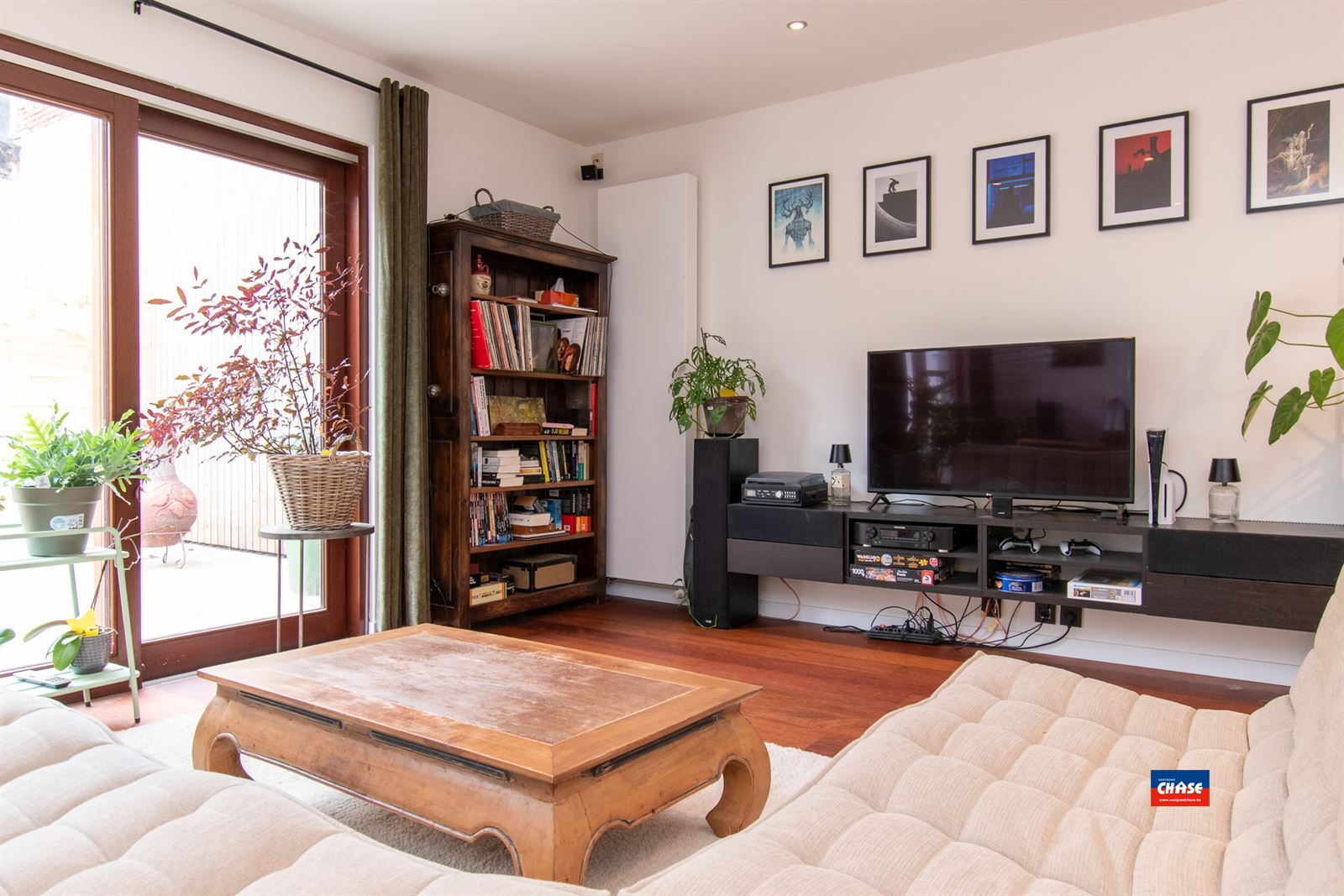 Ruime woning met 2 slpks, garage en tuin - foto 4