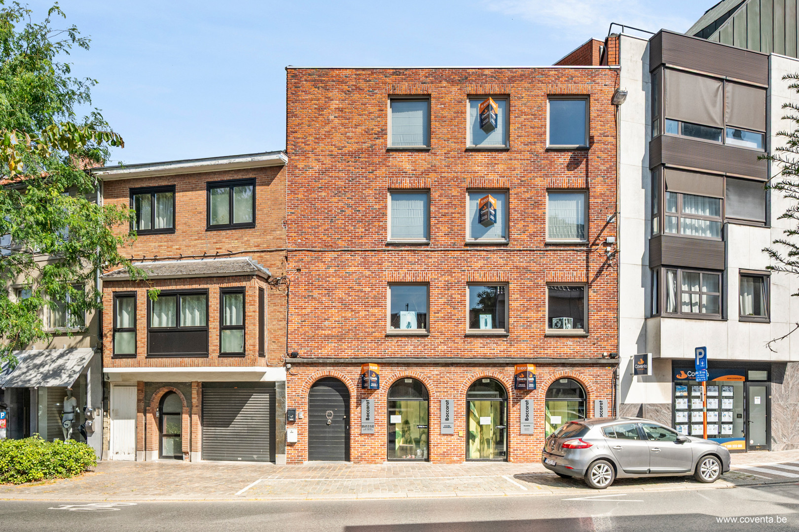 Handelspand met bovenliggend duplex appartement in het centrum van Roeselare - foto 2