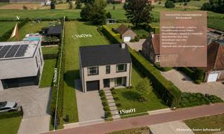 Voor meer info of inzage in de verkavelingsvoorschriften, neem contact op via 016849684 of via pieter.maes@homixx.be.<br /><br />Bent u op zoek naar een bouwgrond die geschikt is voor het bouwen van een vrijstaande woning in de regio van Berlaar? Dan is deze bouwgrond van 14a71ca vlakbij het centrum van Berlaar-Heikant ideaal! De bouwgrond is geschikt voor open bebouwing en biedt een prachtig zicht op het achterliggende agrarisch gebied. Daarnaast is het gelegen op wandelafstand van de dorpskern van Berlaar-Heikant, vlakbij de dichtstbijzijnde school/supermarkt en tussen Lier en Heist-op-den-Berg.