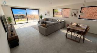 <h3><span>Instapklare nieuwbouwwoning met 4 slaapkamers, 2 badkamers en zonnige tuin</span></h3><p><span>Ontdek deze ruime en energiezuinige nieuwbouwwoning met een bewoonbare oppervlakte van maar liefst 190 m², rustig en landelijk gelegen in het charmante Lierde, op korte afstand van het station en diverse voorzieningen.</span></p><p><span>Via de private inkom betreedt u de woning, waar een praktische inkom- en traphal met gastentoilet u verwelkomt. De lichtrijke leefruimte vormt het hart van de woning en biedt dankzij de grote raampartijen een prachtig zicht op het terras en de tuin. De open indeling creëert een aangename woonbeleving met veel ruimte voor het hele gezin.</span></p><p><span>Op de eerste verdieping bevinden zich twee volwaardige slaapkamers, een ruime nachthal, een afzonderlijk toilet en een stijlvolle badkamer uitgerust met een lavabomeubel en een comfortabele inloopdouche.</span></p><p><span>De tweede verdieping beschikt eveneens over twee ruime slaapkamers, een praktische berging en een tweede badkamer voorzien van een lavabomeubel en ligbad, ideaal voor grotere gezinnen of wie extra comfort wenst.</span></p><p><span>Deze woning voldoet aan de hedendaagse energienormen en is uitgerust met vloerverwarming aangestuurd door een energiezuinige lucht-waterwarmtepomp. Daarnaast is er een gemeenschappelijke regenwaterput voorzien.</span></p><p><span>Extra troeven:</span></p><ul><li><span>190 m² bewoonbare oppervlakte </span></li><li><span>4 ruime slaapkamers </span></li><li><span>2 volwaardige badkamers </span></li><li><span>Zonnige tuin en terras </span></li><li><span>Energiezuinige verwarming via lucht-waterwarmtepomp </span></li><li><span>Vloerverwarming </span></li><li><span>Rustige, landelijke ligging </span></li><li><span>Nabij station van Lierde </span></li><li><span>Kleinschalig nieuwbouwproject met slechts 3 entiteiten </span></li><li><span>Mogelijkheid tot aankoop van extra achterliggende tuingrond </span></li><li><span>Zonnepanelen aanwezig </span></li><li><span>Ventilatiesysteem type C+</span></li></ul><p><span>Verplicht aan te kopen:</span><span> dubbele carport.</span></p><p><span>Grondaandeel: 120 000 euro + registratierechten</span></p><p><span>Constructieaandeel gebouw + carport: 264 000 euro + 21% btw </span></p><p><span>Kosten nutsvoorzieningen 4466,34 € + btw</span></p><p><span>Prijzen zijn exclusief nutsvoorzieningen, btw, verkooprechten en notariskosten.</span></p><p><span>Interesse in deze ruime gezinswoning? Reageer op de advertentie en wij nemen contact met u op voor het inplannen van een bezoek. Een unieke kans voor wie op zoek is naar ruimte, comfort en energiezuinig wonen in een groene omgeving.</span></p>