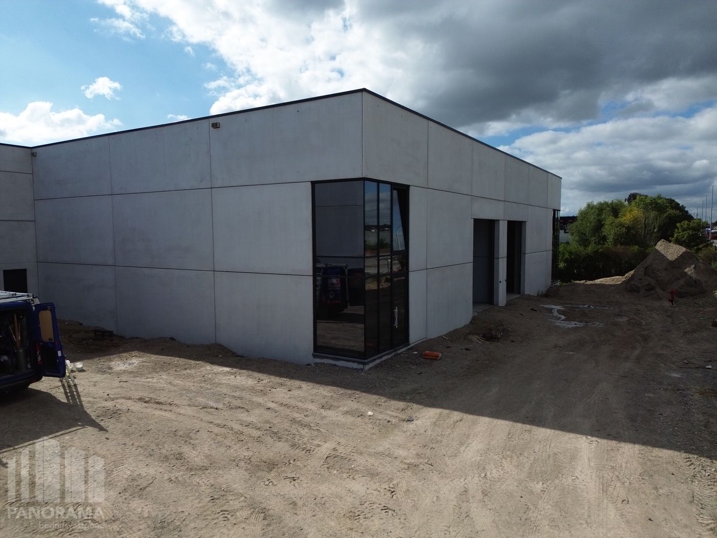 NIEUWBOUW KMO-UNIT VAN +/- 230 M² MET INPANDIG KANTOOR VAN 25 M² OP COMMERCIËLE LIGGING AAN GENTSEWEG TE WAREGEM - foto 5