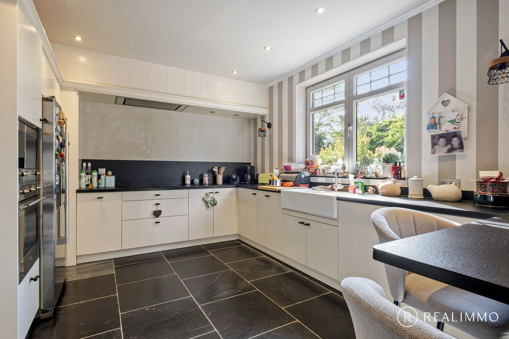 Exclusieve villa met ruime woonoppervlakte en rustige ligging! - foto 5