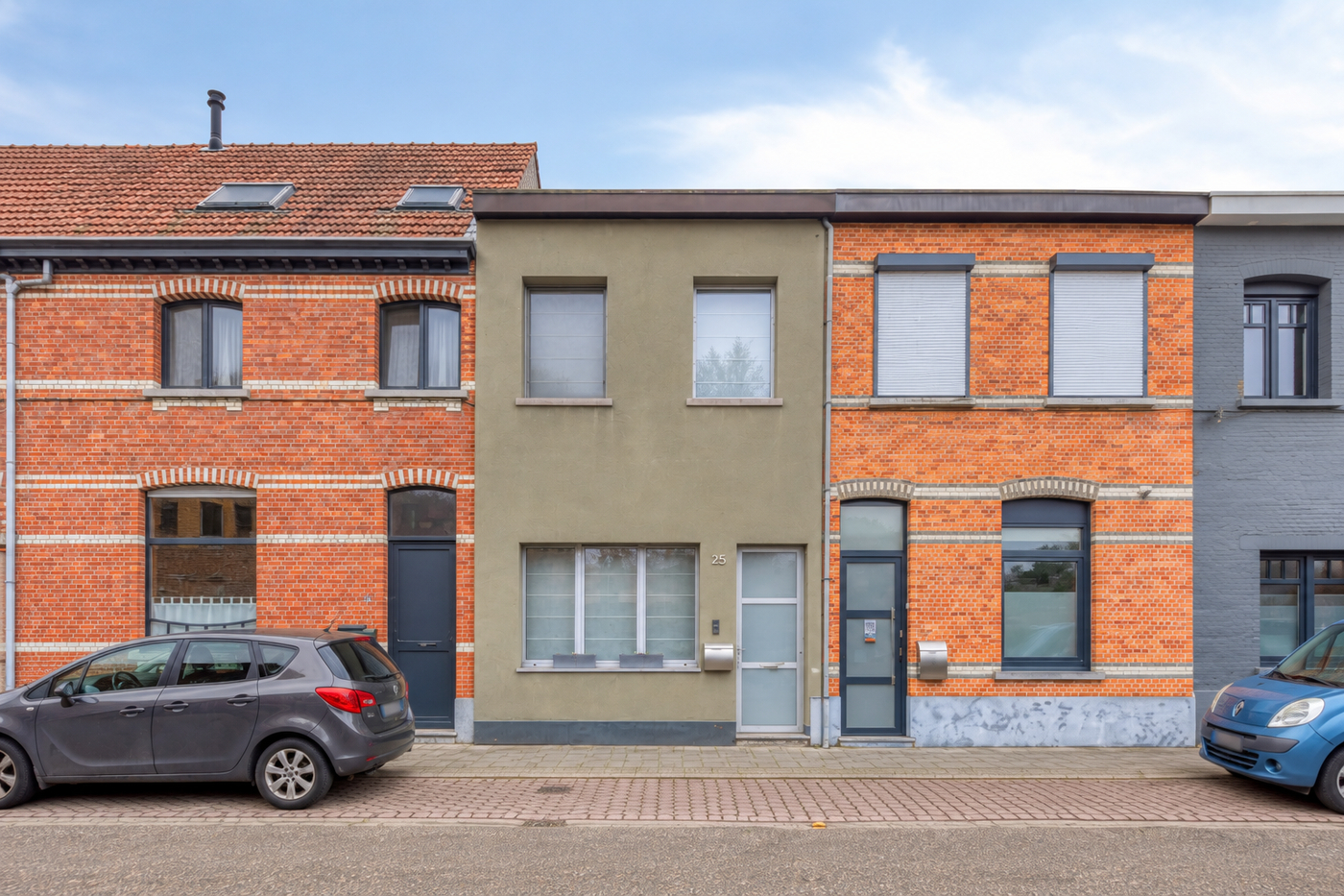 Volledig gerenoveerde woning met 3 slaapkamers en gezellig tuin in Schoten - foto 3