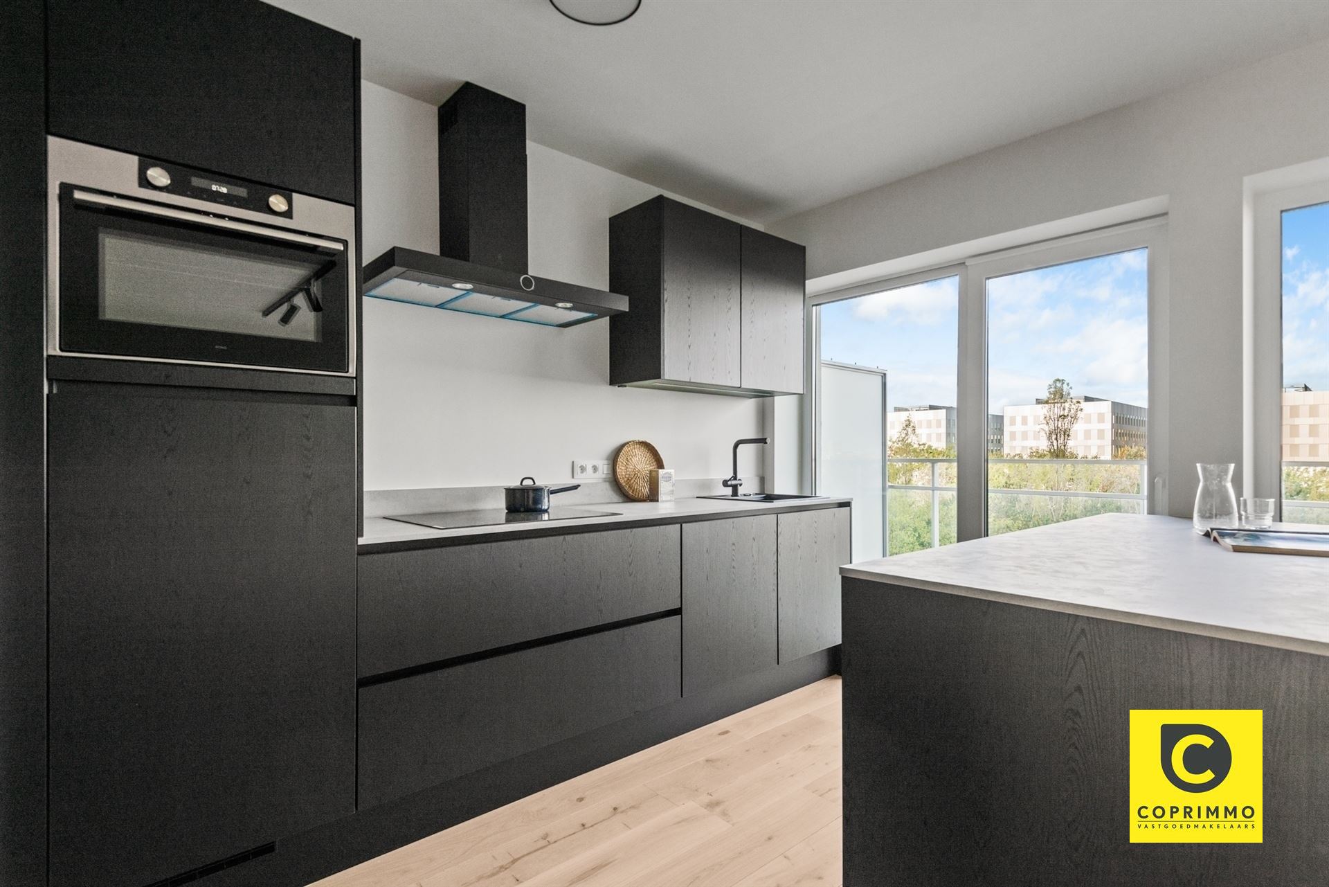 Gerenoveerd 2 slaapkamer app met 2 terrassen! - foto 2