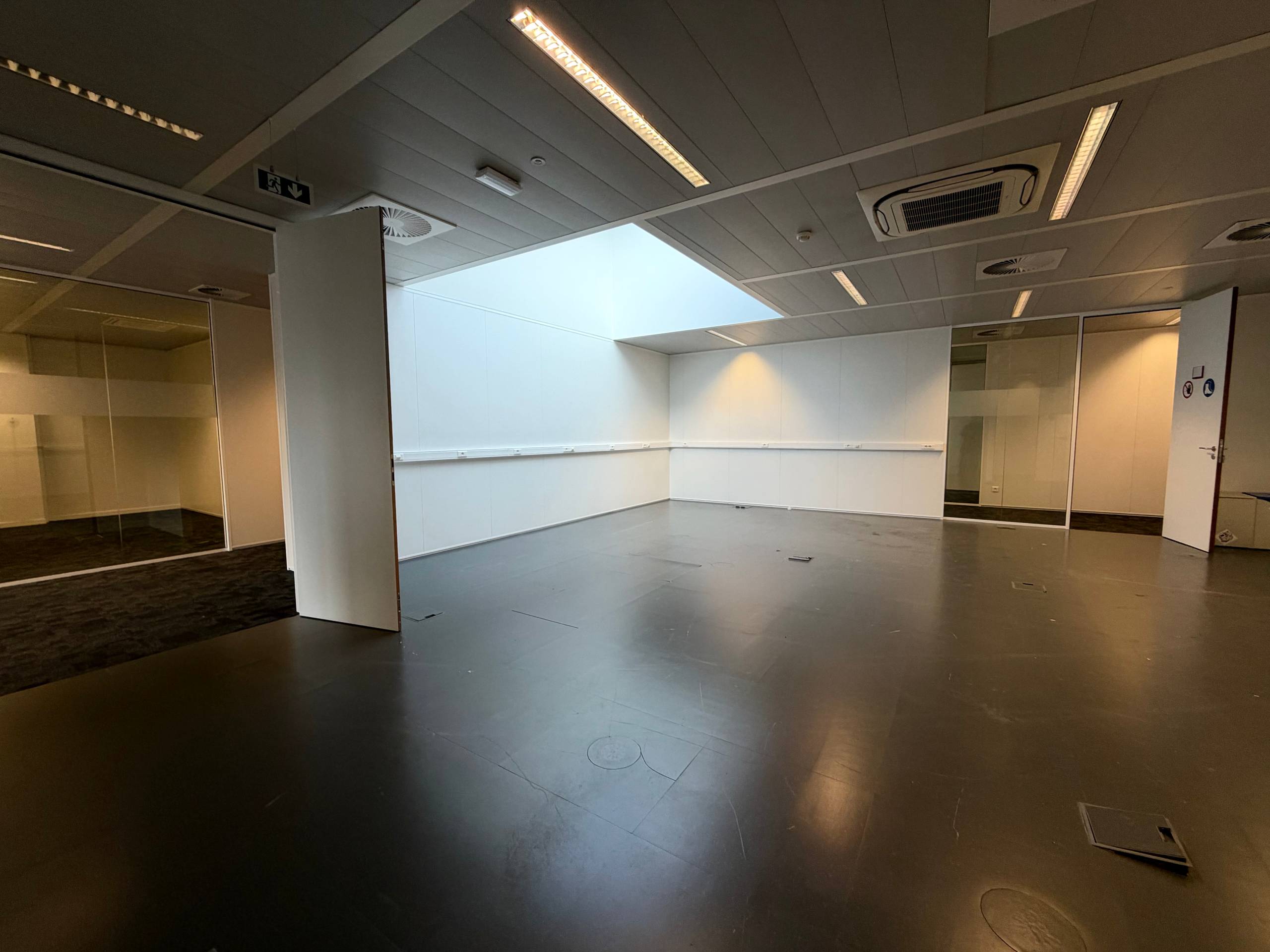 INSTAPKLARE KANTOORRUIMTE VAN 662 m² NABIJ DE E19 TE KONTICH - photo 5