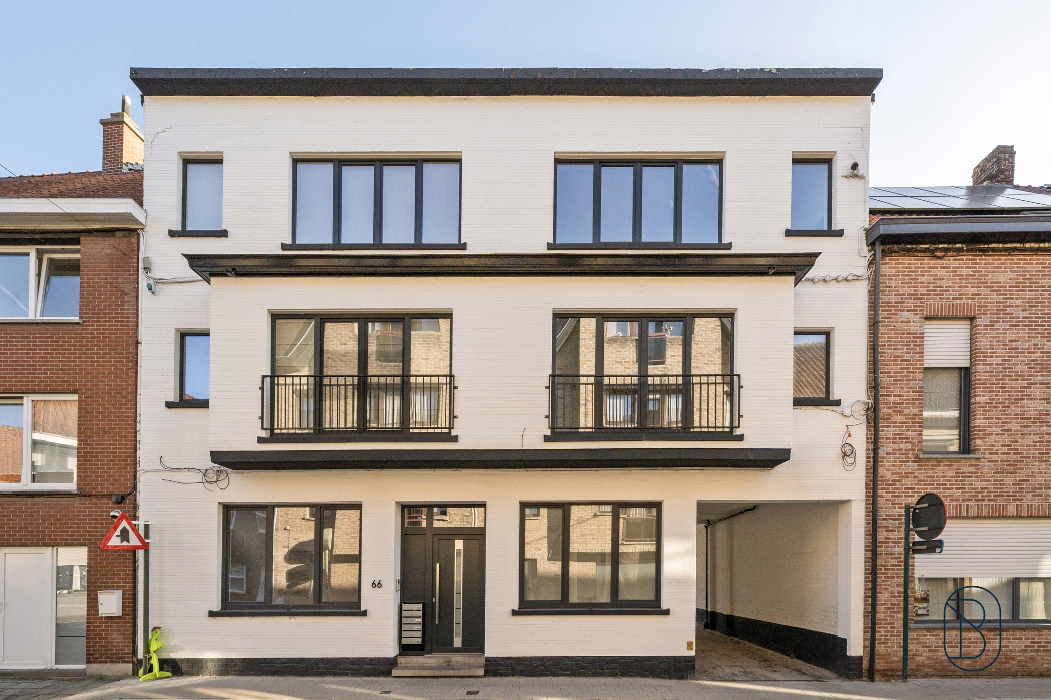 Gerenoveerd appartement met stadstuin en garage in Wevelgem - foto 1