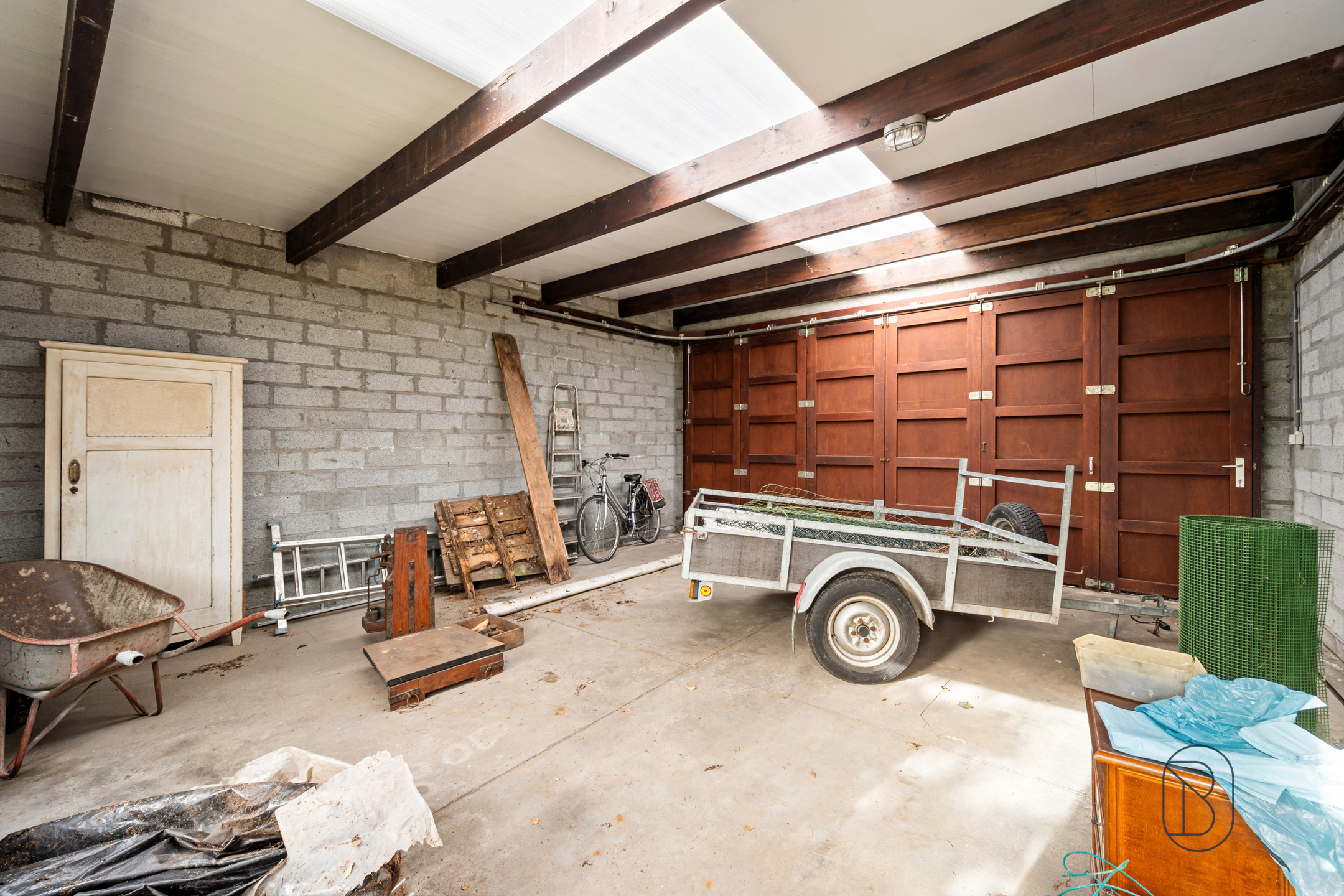 Goedgelegen woning met grote zongerichte tuin en garage - foto 5