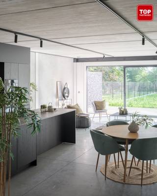 Deze passiefwoning ligt in een rustige, kindvriendelijke straat in Vlierzele. U woont hier op wandelafstand van natuur en fietswegen, maar toch...