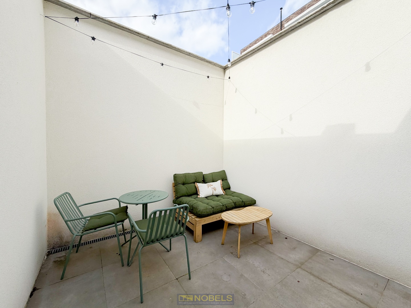 Te koop, Instapklare stadswoning met 3 slaapkamers op centrale ligging te Zottegem! - foto 3