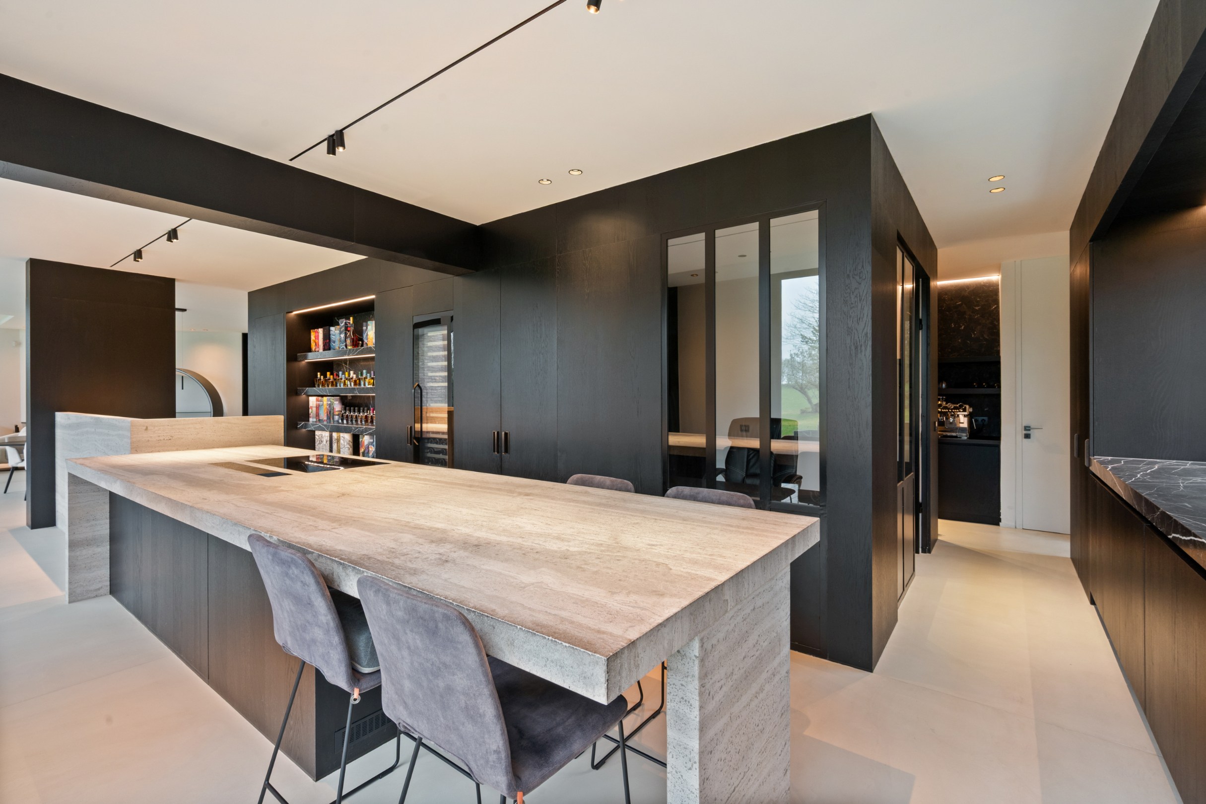 Exclusieve gerenoveerde villa met zwembad en topafwerking - foto 2