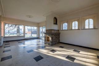 TE KOOP in EEKLODeze charmante villa, gelegen in Balgerhoeke (Eeklo), biedt alles wat u nodig heeft om uw droomwoning te realiseren.Bij binnenkomst...
