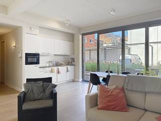 Burggravenlaan 32/001: Energiezuinig 3 slaapkamer appartement op wandelafstand van Gent-Sint-Pieters, indeling als volgt: Lichtrijke leefruimte...