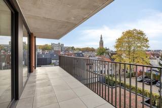 Uniek 3-slaapkamer appartement met adembenemend uitzicht over de Stad! Welkom in Residentie Marguerite, waar we dit ruim 3-slaapkamer...