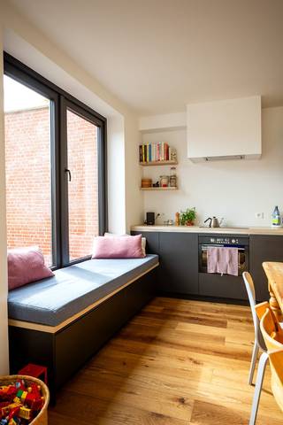 Moderne energievriendelijke upside-down woning.Deze uitstekend gelegen woning werd nieuw gebouwd in 2018 en is volledig instapklaar. De stadswoning...