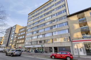 Ontdek deze instapklare en recent gerenoveerde studio op de Plantin Moretuslei, achter de hoek van het bruisende Zurenborg. Dankzij de...