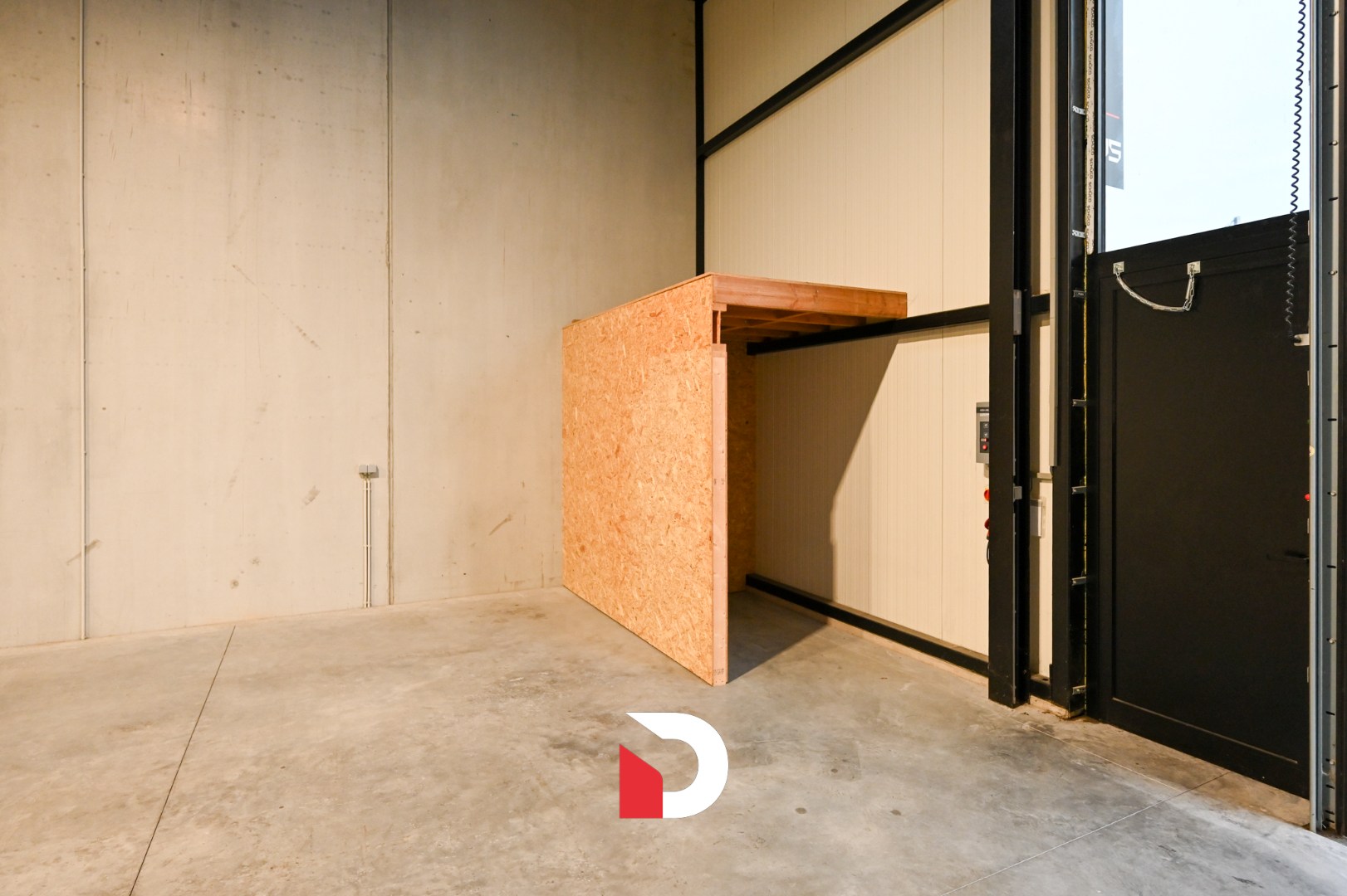 Recente KMO-unit met 2 parkeerplaatsen op toplocatie te Brugge - foto 4