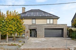 Deze uitzonderlijke villa combineert moderne luxe met een uitstekende ligging en biedt alles wat u zich kunt wensen voor comfortabel en...