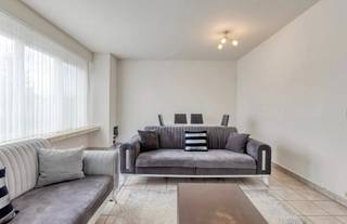 Op een zeer aangename en centrale locatie in Temse bevindt zich dit verzorgd en instapklaar appartement op de 2de verdieping van een gebouw met...