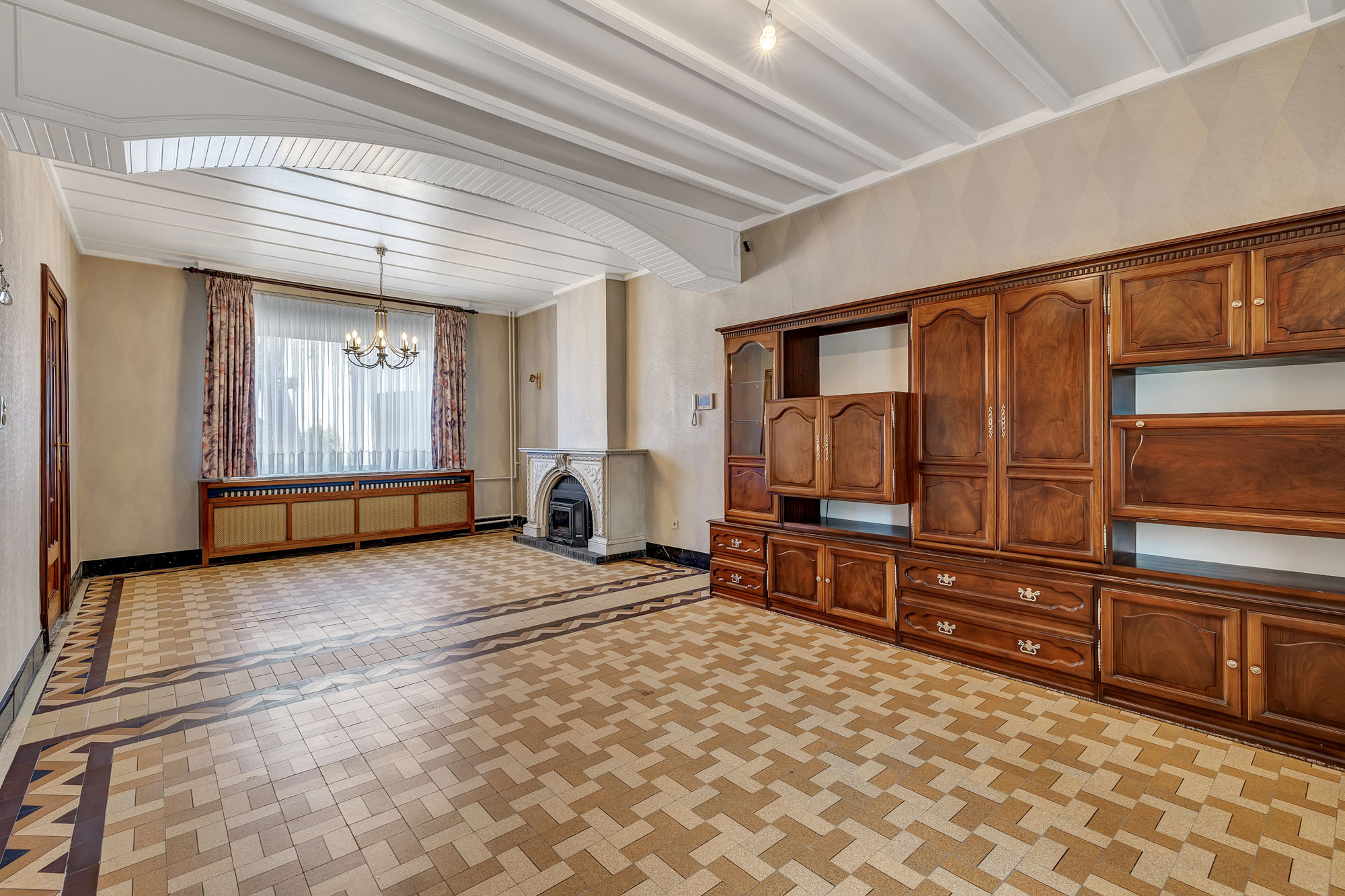 Te renoveren ruime handelswoning - foto 3