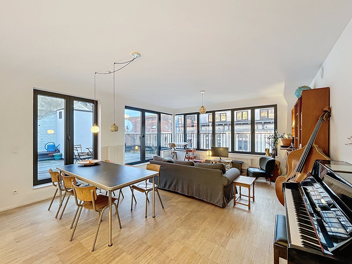 Te huur in het centrum - prachtig 2 slaapkamer appartement - foto 3