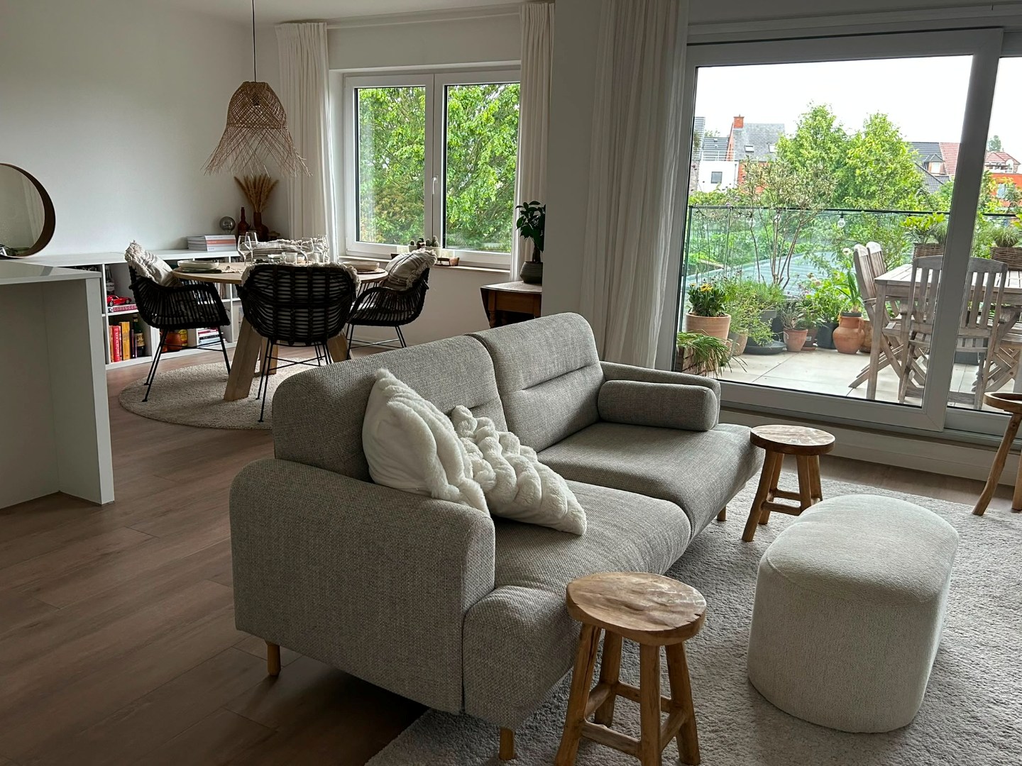 Ruim appartement met 2 slaapkamers in het centrum van Mol! - foto 2