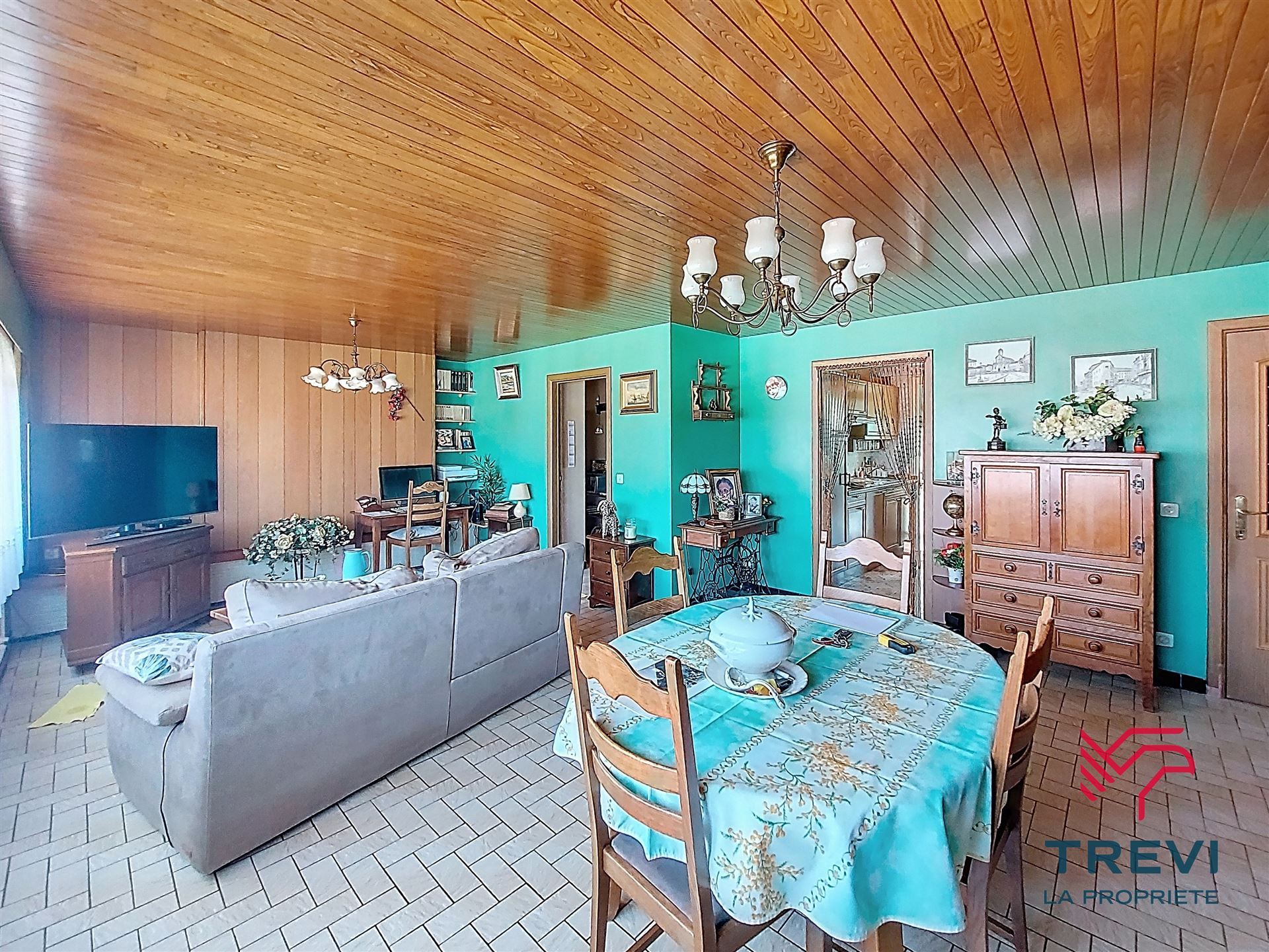 Apartment for sale in Lodelinsart with 2 bedrooms - photo 2