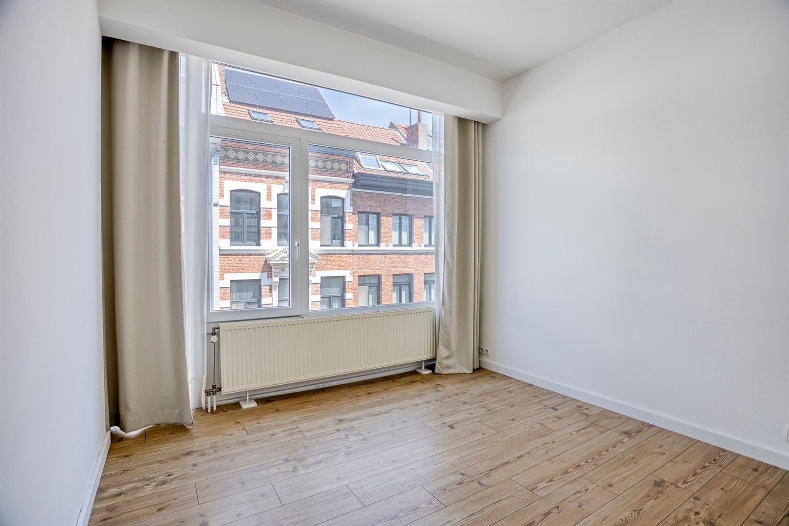 Leuk gelegen 2slpk appartement op 3e verdieping! - foto 5