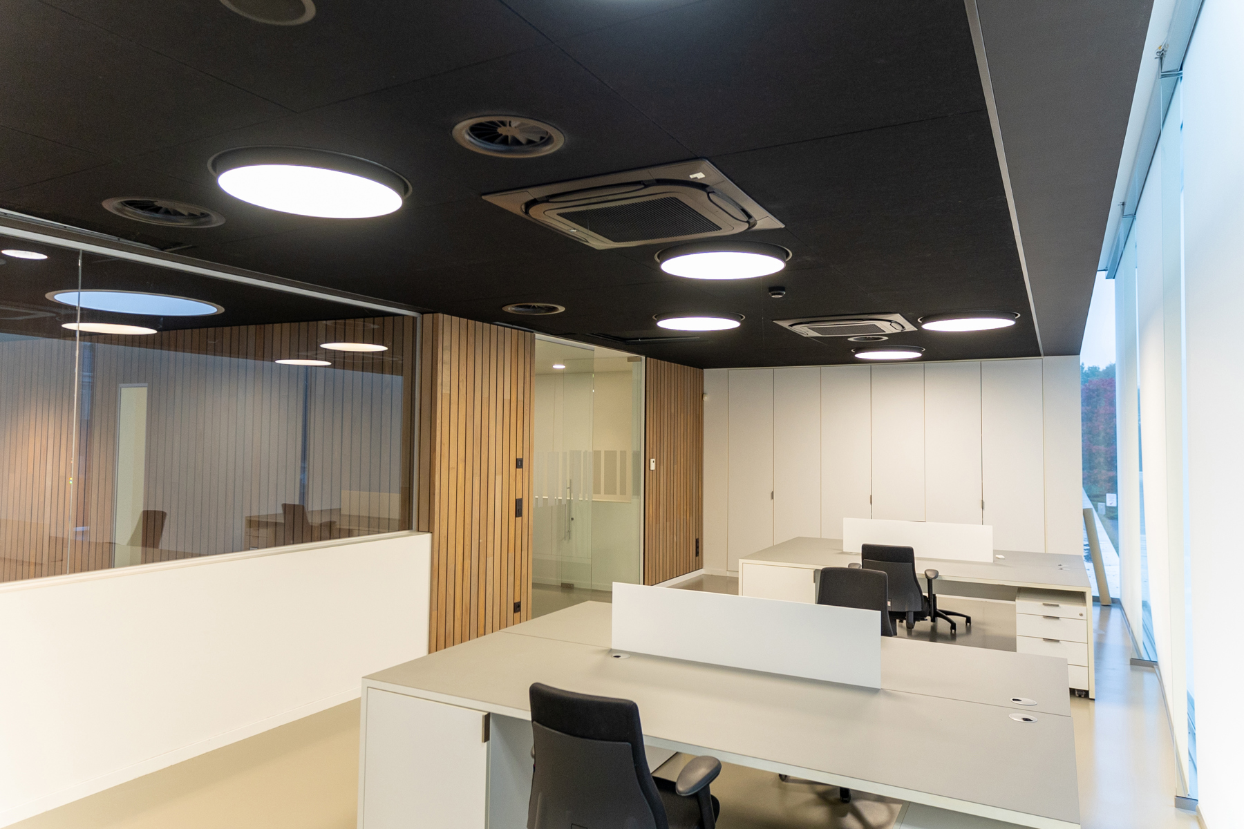 Commercial for rent in Bree - photo 1