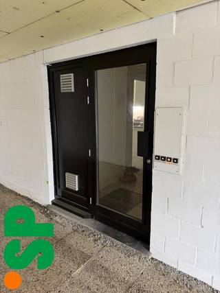 Studentenhuis met 11 vergunde koten, gelegen in het centrum van Geel.Het gebouw omvat 11 verhuurde koten. Voorts zijn er 3 keukens en is er op elke...