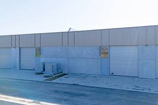 In bedrijvenpark THEA in Tielt is 1 van de laatste 4 nieuwbouw KMO-units van 480m² te koop, inclusief twee private parkeerplaatsen.De casco-units...