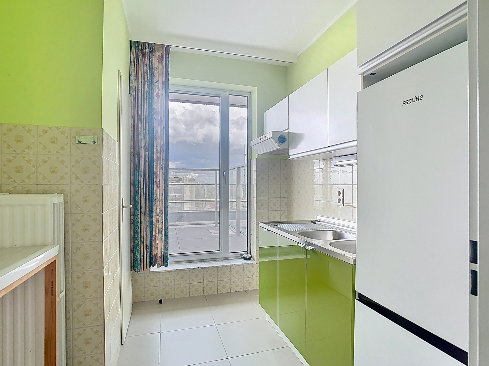 Instapklaar appartement met 1 SLPK én GROOT Terras! - foto 5