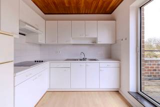 Ruim 1-slaapkamerappartement met terras en garage op gunstige ligging.Op de bovenste verdieping van een kleinschalig gebouw met slechts drie...