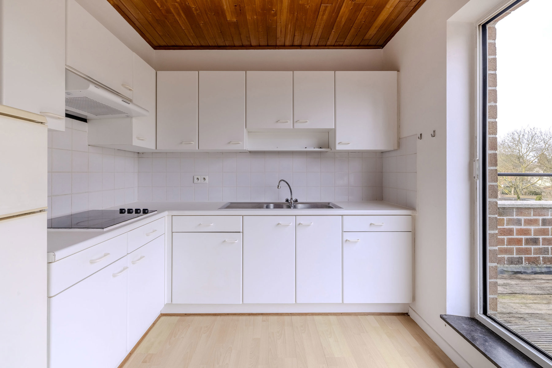 Ruim 1-slaapkamer dakappartement met terras en garagebox. - foto 3