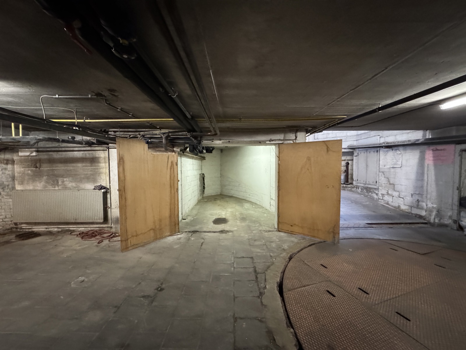 Ondergrondse garage voor kleine wagen - foto 2