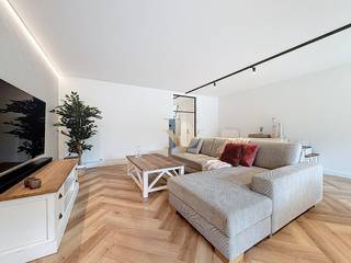 Op zoek naar een instapklare woning met karakter én moderne afwerking? Deze prachtige rijwoning in pastoriestijl, gelegen in het hart van...