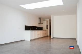 HOBOKEN | RECENT GERENOVEERDE RIJWONING MET DRIE SLAAPKAMERS EN GROTE TUIN OP EEN TOTALE GRONDOPPERVLAKTE VAN 255m² | EPC A |Indeling als volgt:...