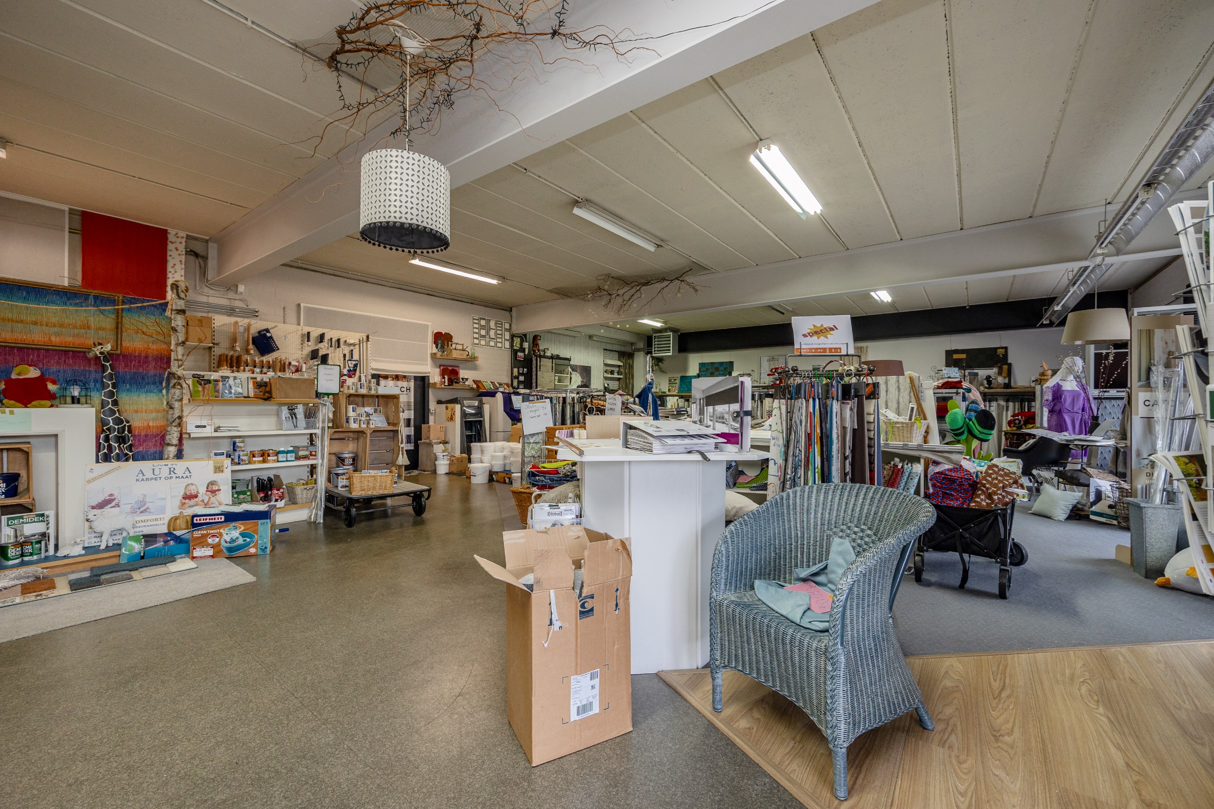 Multifunctioneel handelspand met achterliggend magazijn met oppervlakte van ca. 325 m² te Mol - foto 4